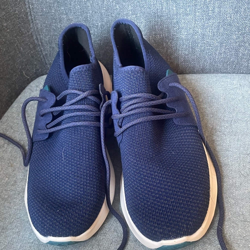 Vessi size 8.5 sneakers